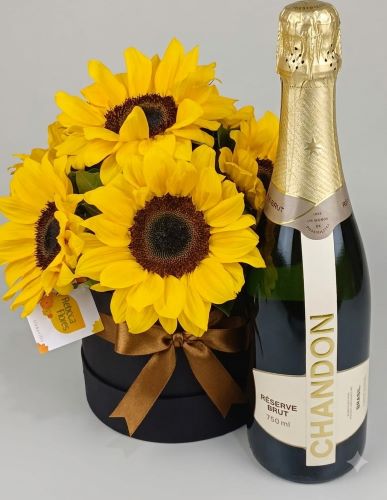 Box Luxo de Girassóis com Chandon 750ml